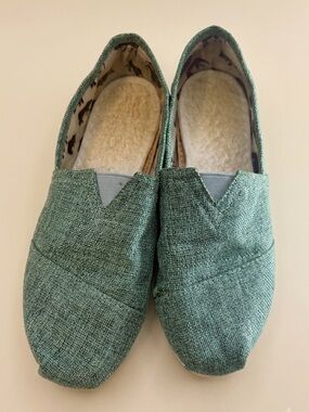 TOMS Casual Slip-On Flats in Seafoam Green Sz 7W